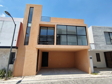 CASA EN VENTA CON 3 HABITACIONES EN MAZANANILLA RESIDENCIAL, CUAUTLANCINGO.