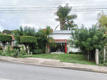 VENTA DE HERMOSA CASA EN IXTAPAN DE LA SAL, ESTADO DE MÉXICO Ideal para inversión / Casa de descanso