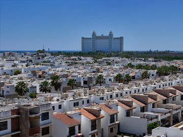 DEPARTAMENTO EN RENTA EN MAZATLÁN, 2 RECS, ALBERCA, FRACCIONAMIENTO AZUL PACIFICO