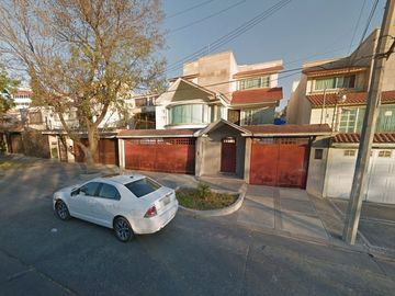 GRAN OPORTUNIDAD  CASA EN , CD. SATÉLITE, EN REMATE