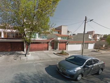 GRAN OPORTUNIDAD  CASA EN , CD. SATÉLITE, EN REMATE
