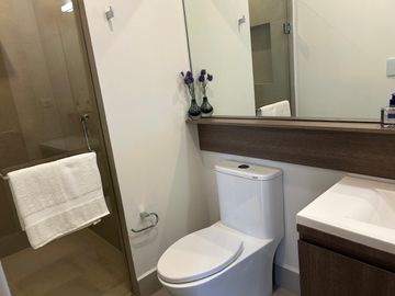 VENTA DEPARTAMENTO NUEVO 90m2  EN ZONA SUR - VALLE ORIENTE