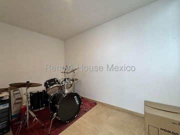 Altos Juriquilla, Casa en Venta 231m2, Amplios y funcionales espacios, ideal para familias grandes, 4a. recamara o estudio en PB