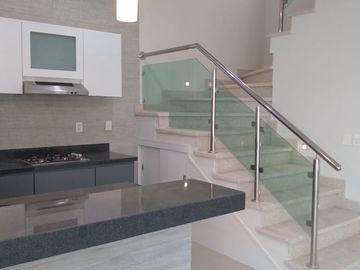 CASA NUEVA EN RENTA EN HERMOSO FRACCIONAMIENTO PRIVADO