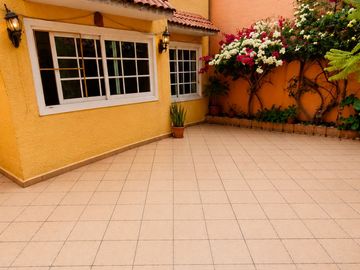 Hermosa Casa de Una Planta en Excelente Ubicación