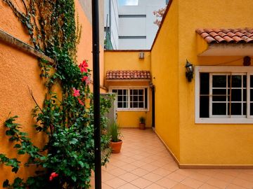Hermosa Casa de Una Planta en Excelente Ubicación