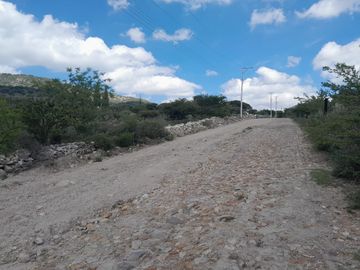 RENTO AMPLIO TERRENO EN LAS TINAJAS, GUANAJUATO