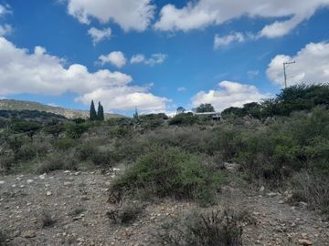 RENTO AMPLIO TERRENO EN LAS TINAJAS, GUANAJUATO