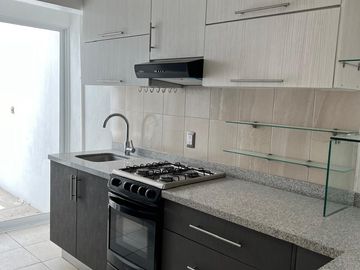 VENDO CASA EN VILLAS DE BERNALEJO, IRAPUATO, GUANAJUATO