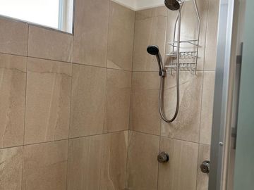 VENDO CASA EN VILLAS DE BERNALEJO, IRAPUATO, GUANAJUATO