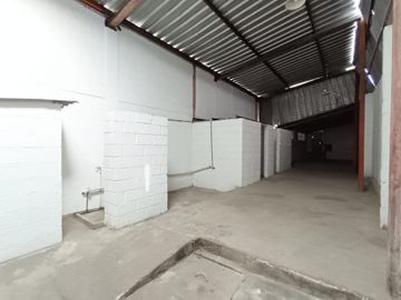 Galpón/Bodega en Renta - Calderón