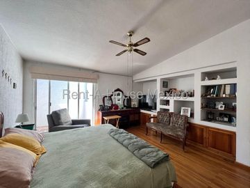 Alamos 2a Sec. Casa en Venta, Precio Competitivo, Lista para disfrutar o renovar, Una sola planta, 3 rec. Alberca, Amplios jardines