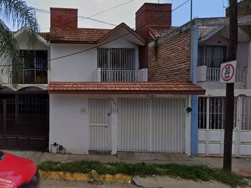 DINASTIA NO.436, REAL PROVIDENCIA, LEON, GUANAJUATO.  Bonita casa en venta, EXCELENTE OPORTUNIDAD de formar un patrimonio