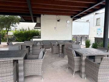 SE RENTA CASA AMUEBLADA EN PROVENZA RESIDENCIAL, QUERÉTARO