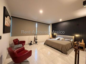 Altozano, Exclusiva casa en Venta, 233m2, Amplio jardín, 3 recámaras c/u con baño, Sala TV, vista a la reserva