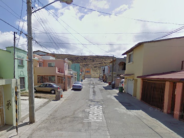CASA EN REMATE BANCARIO- Villa del Real 1ra Secc, 22845 Ensenada, B.C.