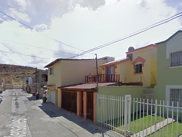 CASA EN REMATE BANCARIO- Villa del Real 1ra Secc, 22845 Ensenada, B.C.