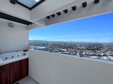 En Venta Pent House de lujo, 2 pisos, 3 recámaras c/u con baño, Terraza con pérgola y Jacuzzi, Alberca, asadores, salón de eventos, gimnasio y mas.