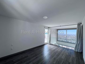 En Venta Pent House de lujo, 2 pisos, 3 recámaras c/u con baño, Terraza con pérgola y Jacuzzi, Alberca, asadores, salón de eventos, gimnasio y mas.