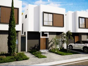 Casa en Venta en Urbanización Miracielo, Machala – Modelo Aura