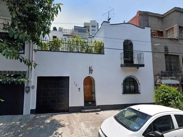 CASA EN REMATE BANCARIO UBICADA EN LA  HIPÓDROMO CONDESA, CUAUHTÉMOC
