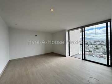 Departamento en venta con 2 Hab, 2 Baños en Constituyentes, Queretaro, Mexico.