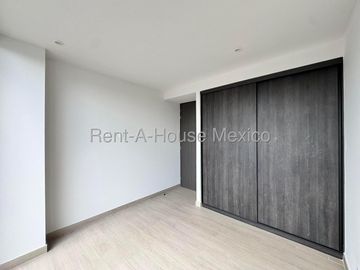 Departamento en venta con 2 Hab, 2 Baños en Constituyentes, Queretaro, Mexico.
