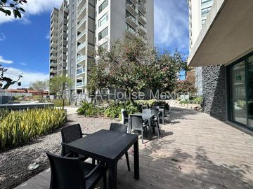 Departamento en venta con 2 Hab, 2 Baños en Constituyentes, Queretaro, Mexico.