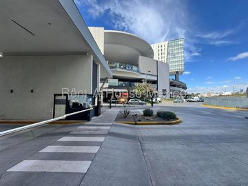 Departamento en venta con 2 Hab, 2 Baños en Constituyentes, Queretaro, Mexico.
