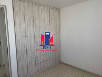 Departamento de tres recámaras con seguridad y elevador cerca de Galerias Atizapan