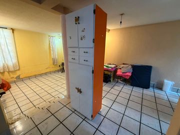 SE RENTA CASA 3 RECAMARAS CON LOCAL COMERCIAL
