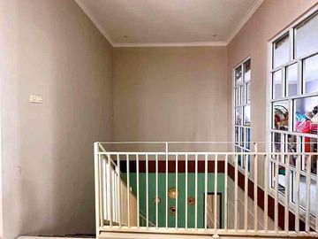 Rumah 2 lantai dekat berbagai fasilitas umum di Kota Bekasi, Pondok melati