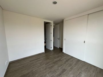 ¡Departamento 2 habitaciones. 2 baños completos, cochera 2 autos en Life Patria!