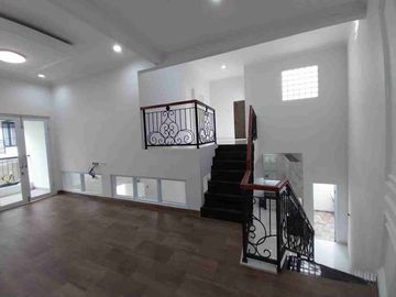 Rumah mewah modern di jagakarsa