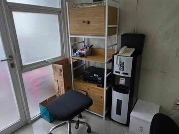 Ruko kantor, berlokasi sangat strategis di Ciracas, Jakarta Timur