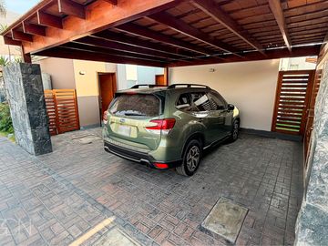 🏡 Casa en Venta en La Molina | 461 m² de Terreno | 3 Dormitorios | 2 Cocheras | US$690,000