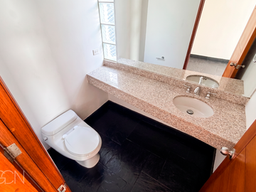 🏡 Casa en Venta en La Molina | 461 m² de Terreno | 3 Dormitorios | 2 Cocheras | US$690,000