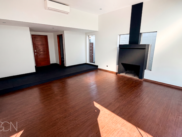 🏡 Casa en Venta en La Molina | 461 m² de Terreno | 3 Dormitorios | 2 Cocheras | US$690,000