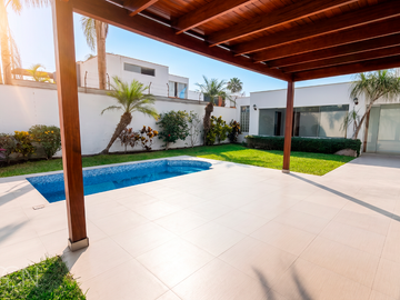 🏡 Casa en Venta en La Molina | 461 m² de Terreno | 3 Dormitorios | 2 Cocheras | US$690,000
