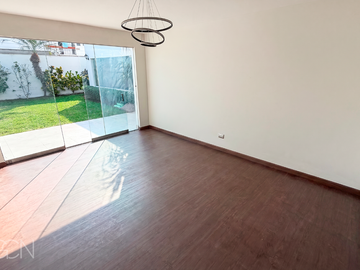 🏡 Casa en Venta en La Molina | 461 m² de Terreno | 3 Dormitorios | 2 Cocheras | US$690,000