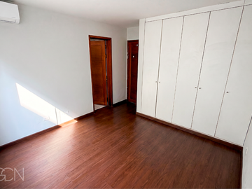 🏡 Casa en Venta en La Molina | 461 m² de Terreno | 3 Dormitorios | 2 Cocheras | US$690,000