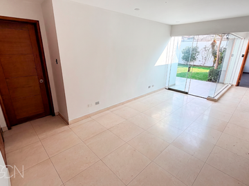 🏡 Casa en Venta en La Molina | 461 m² de Terreno | 3 Dormitorios | 2 Cocheras | US$690,000
