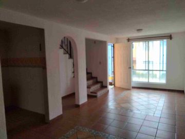 BONITA CASA EN VENTA LOMAS DE TZOMPANTLE