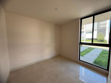 Casa en Renta, Capital Norte Coto SIVEC con 3 Recamaras más cuarto de Estudio PB