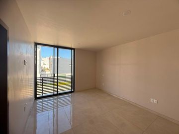 Casa en Renta, Capital Norte Coto SIVEC con 3 Recamaras más cuarto de Estudio PB