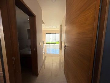Casa en Renta, Capital Norte Coto SIVEC con 3 Recamaras más cuarto de Estudio PB