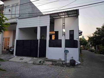 Rumah Modern Minimalis Pakal Benowo Surabaya
