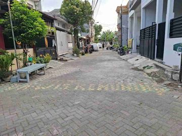 Rumah Modern Minimalis Pakal Benowo Surabaya
