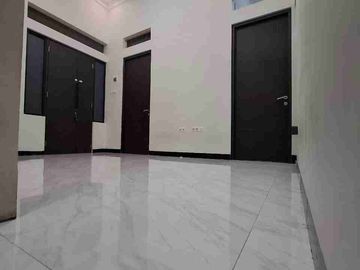 Rumah Modern Minimalis Pakal Benowo Surabaya