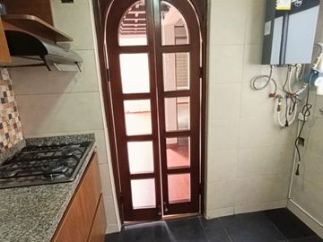 APARTAMENTO DUPLEX EN PAQUES DE MODELIA- EXCELENTE ESTADO
